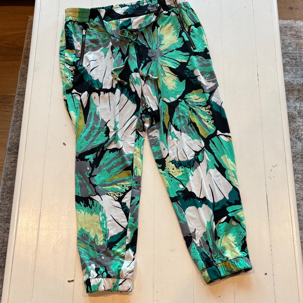 New York & Company Green Teal Marble Print Joggers